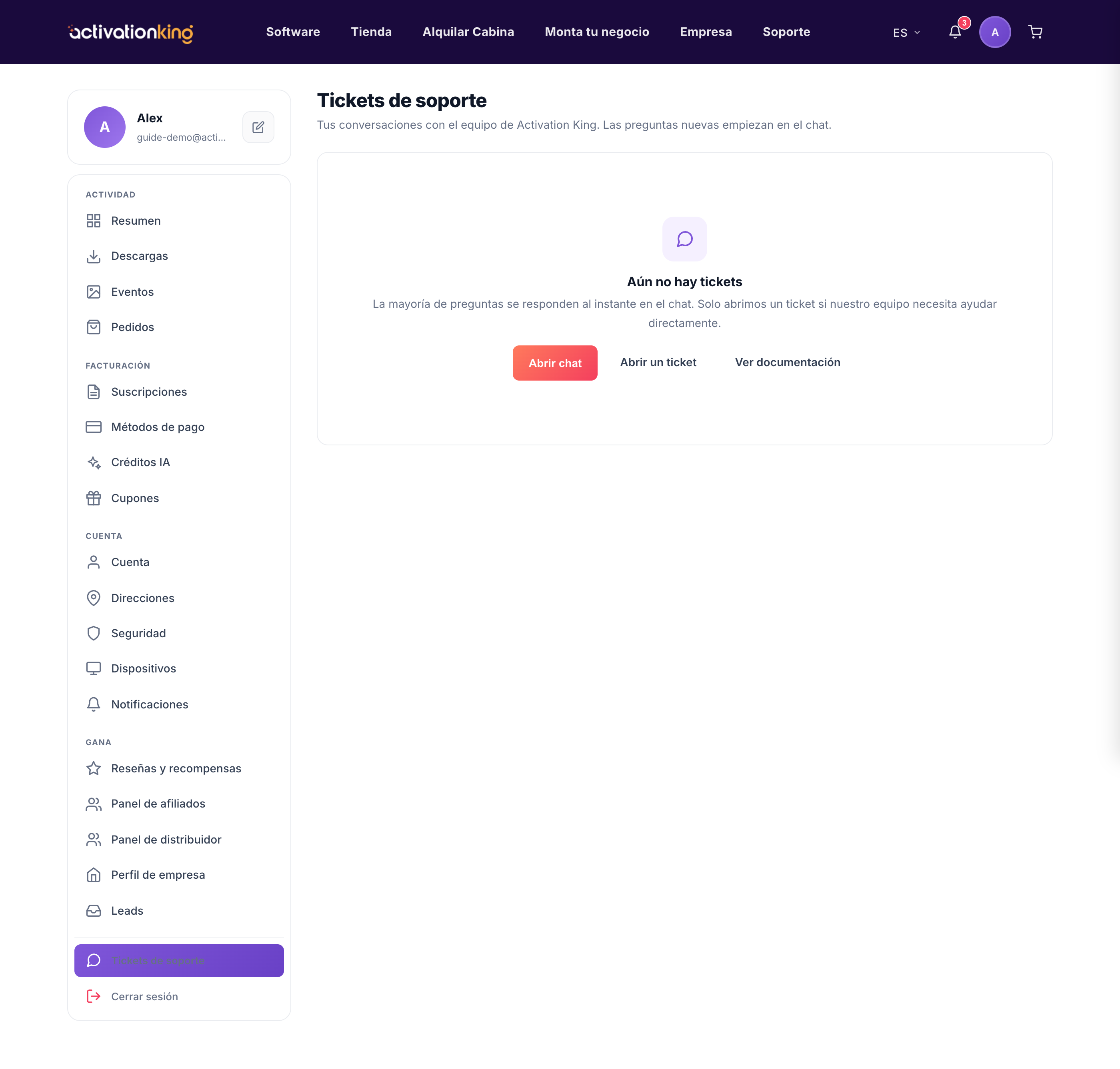 Página de soporte con Abrir chat, Abrir un ticket y Explorar la documentación