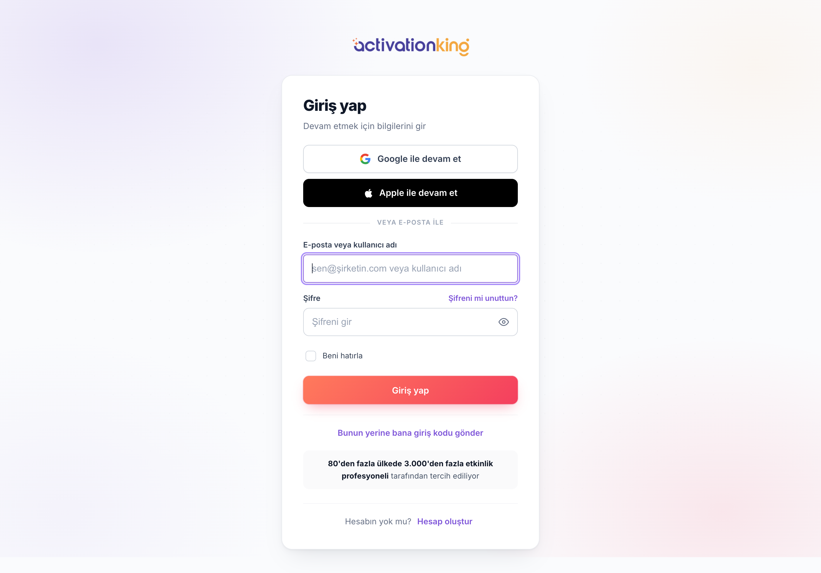 E-posta, şifre, Google ve Apple seçeneklerinin bulunduğu Activation King giriş sayfası