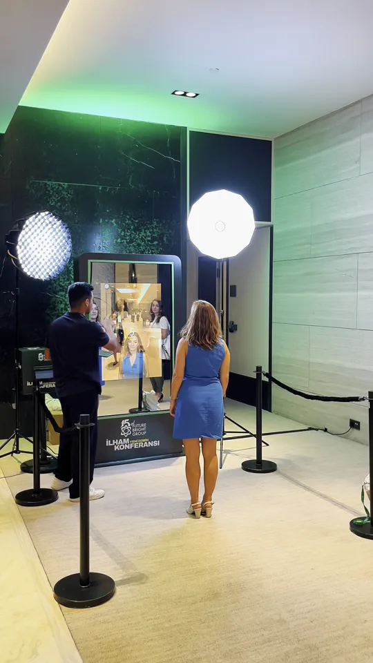 Mirror Booth