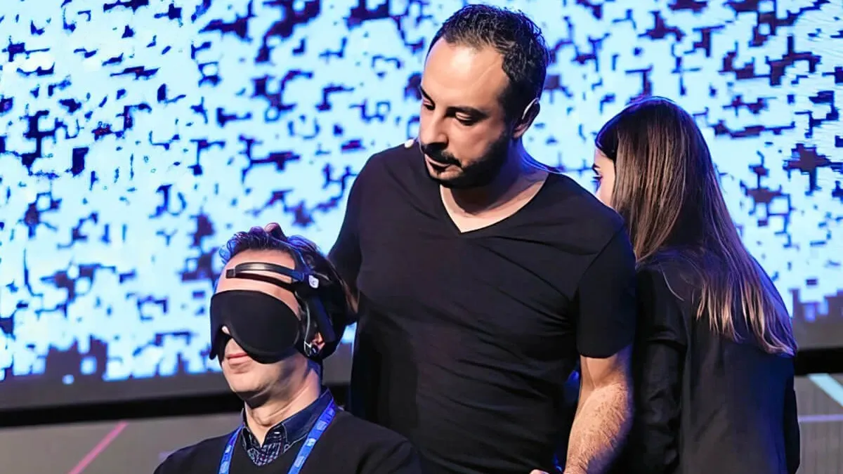 Roche Mind Experience — Live EEG
