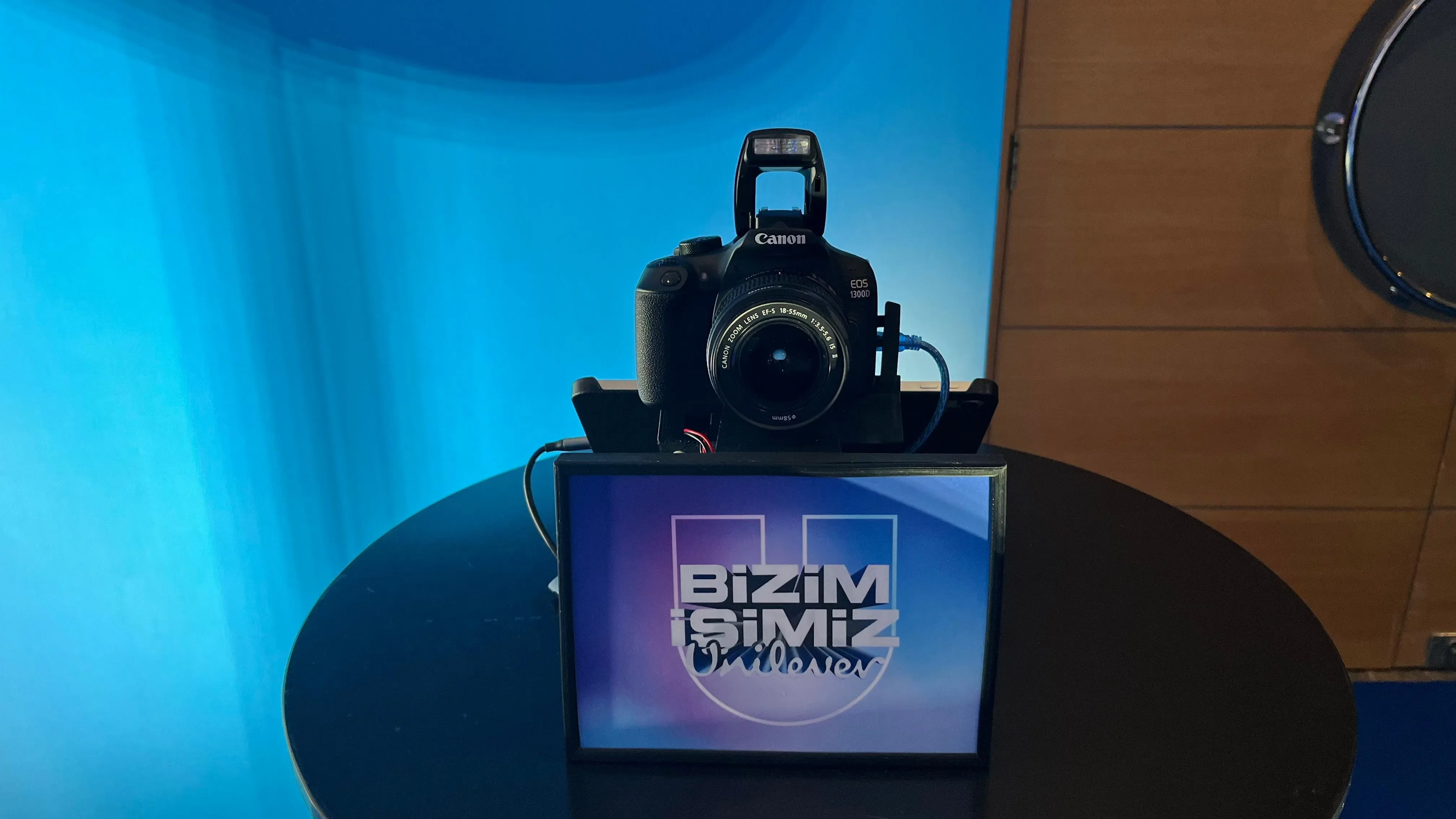 iPad mostrando imagem ao vivo da câmera DSLR conectada